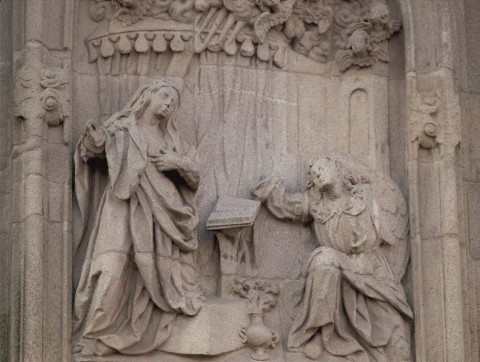 Comeza a restauración do retablo pétreo da fachada principal do Convento das Madres Mercedarias Comeza a restauración do retablo pétreo da fachada principal do Convento das Madres Mercedarias